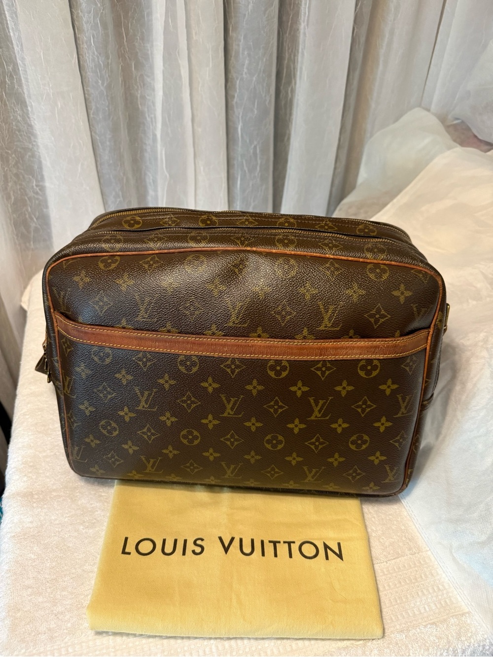 Louis Vuitton Vintage Signature Monogram Canvas Unisex Messenger Reporter GM Bag - Picture 2 of 10